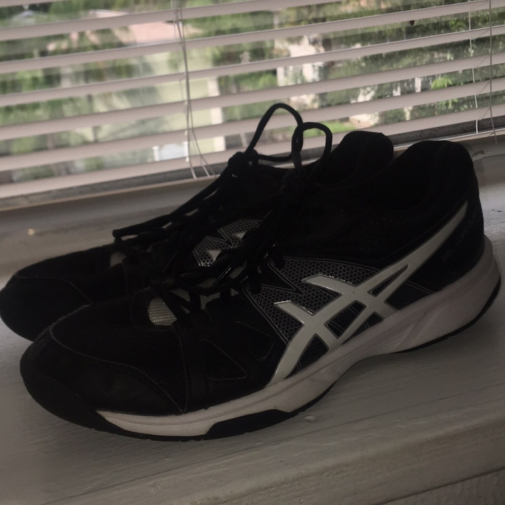 ASICS women’s (volleyball) gel-upcourt shoes